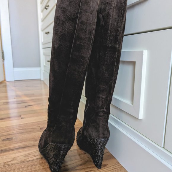 Bruno Magli brown suede wedge boots perfect for narrow calf! - Picture 3 of 6